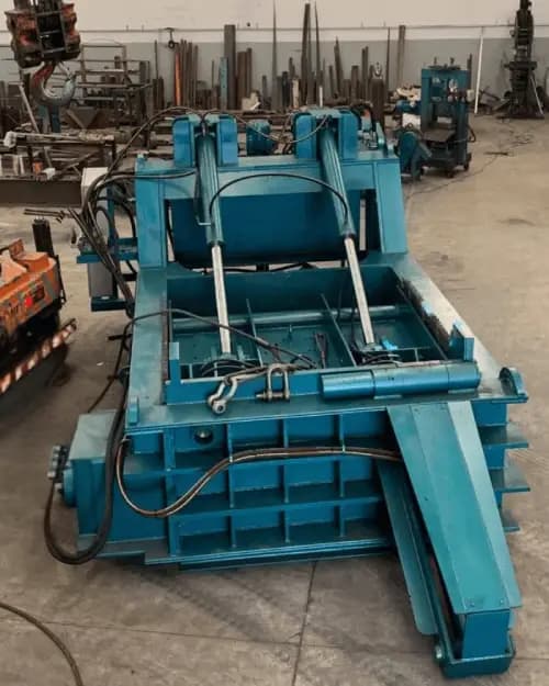 Prensa para sucata: o que é, como funciona e quando investir nesse equipamento